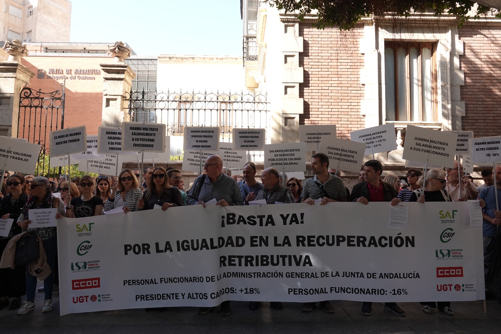 Concentración en la Delegación del Gobierno en Almería