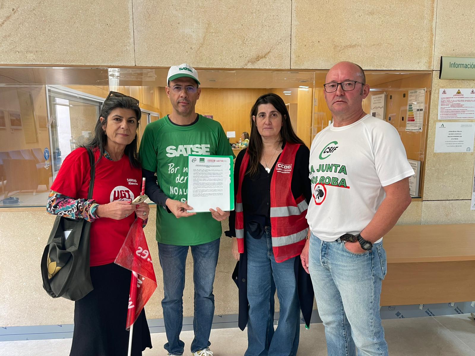 Presentación del escrito de protesta en la Delegación de Salud de Almería