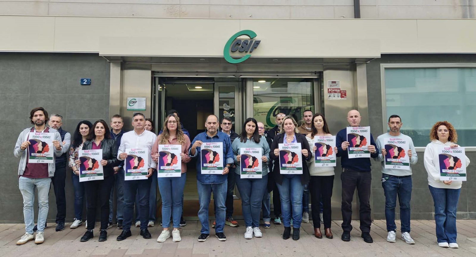 Concentración en la sede de CSIF Málaga con motivo del Día Internacional de la Eliminación de la Violencia contra la Mujer