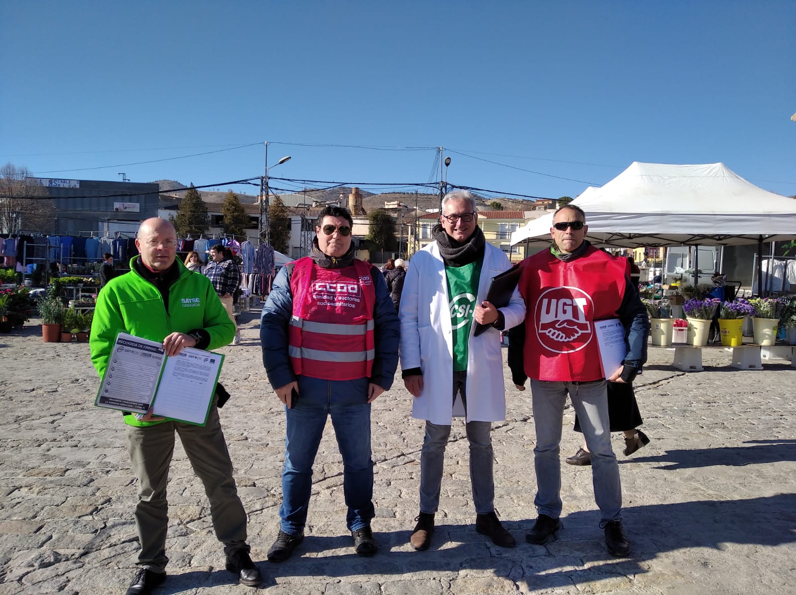 Campaña de recogida de firmas en defensa de la sanidad pública en Baza