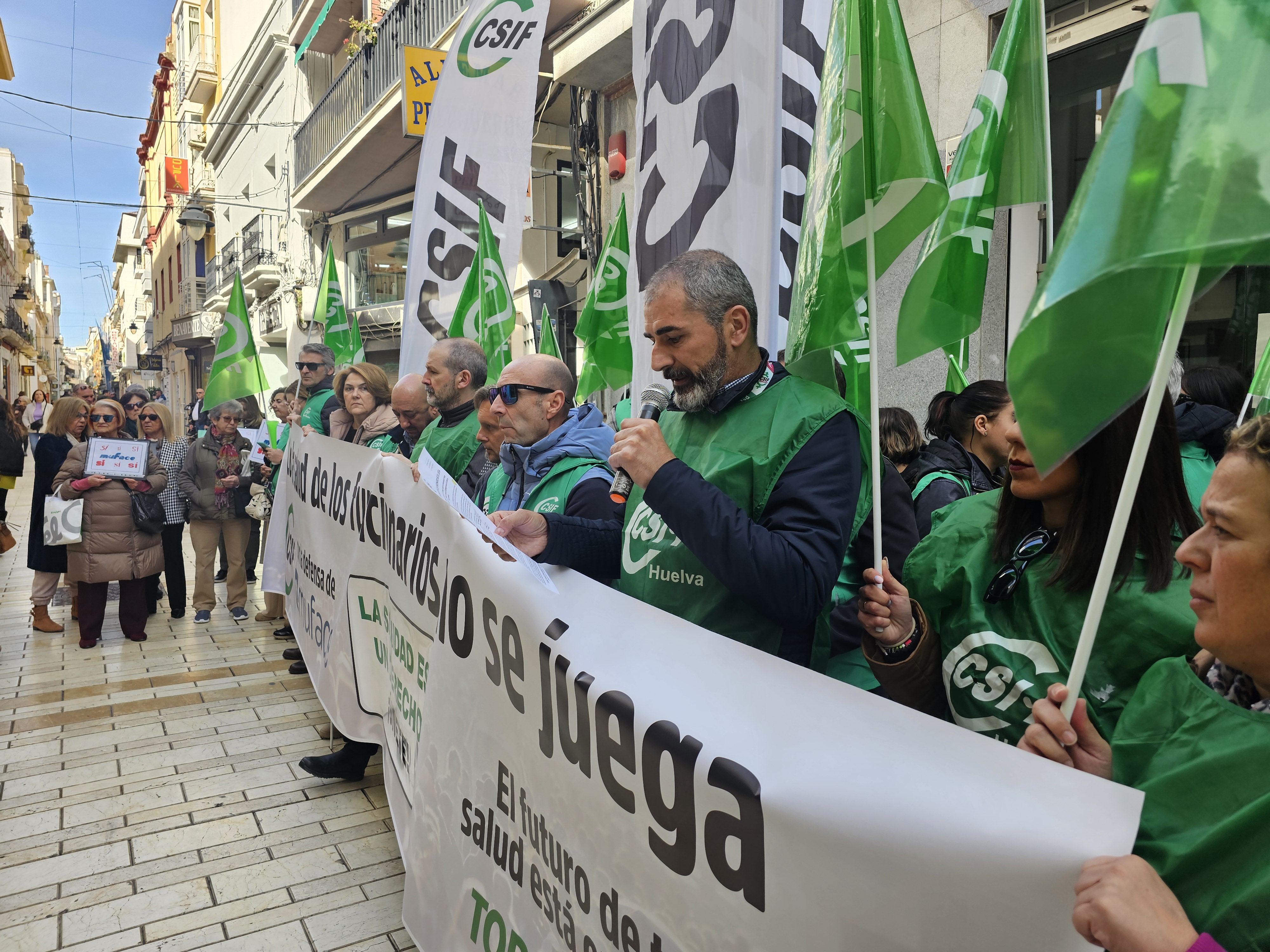 Lectura del manifiesto por parte del responsable de Educación